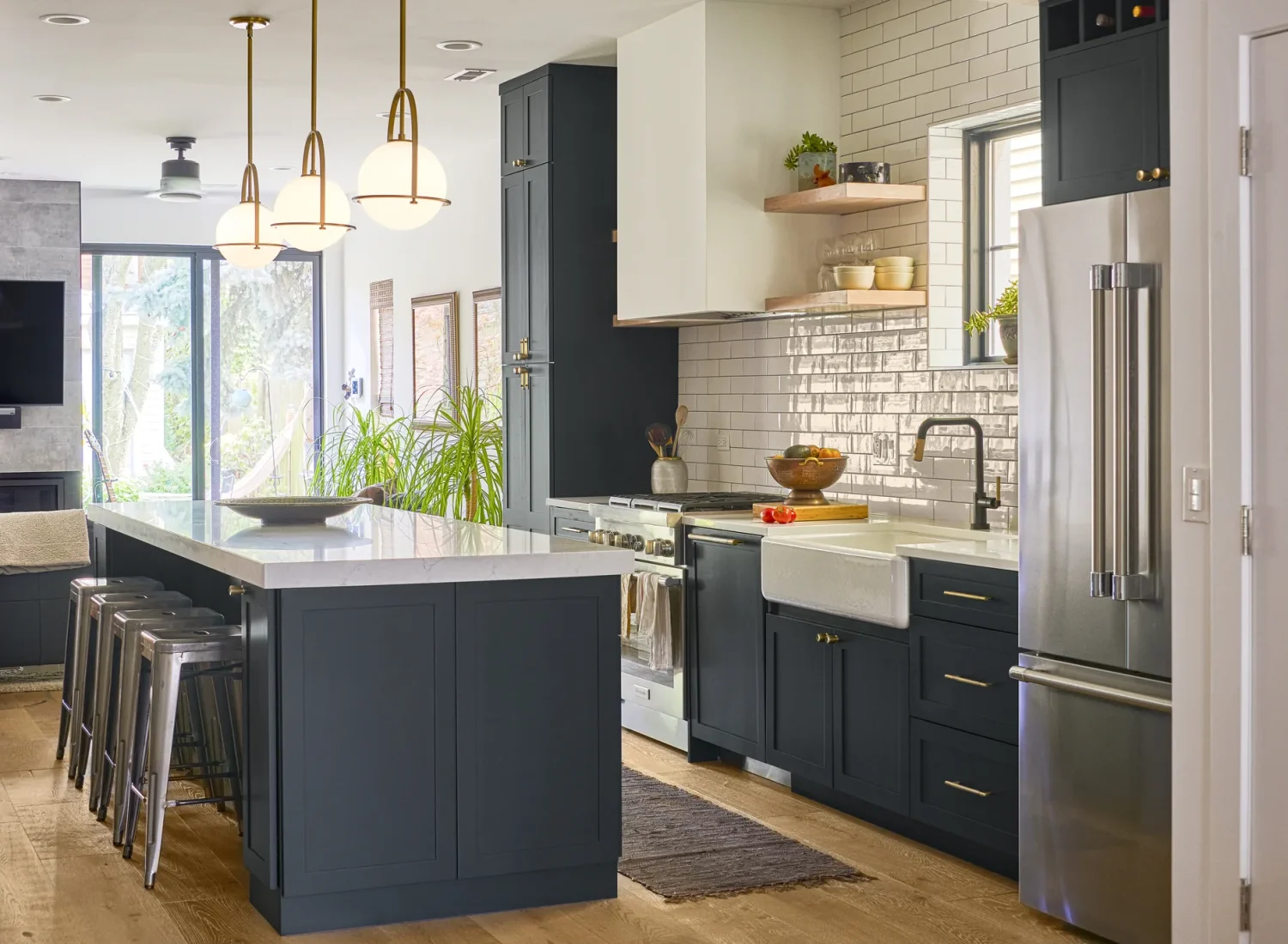 modern farmhouse home kitchen